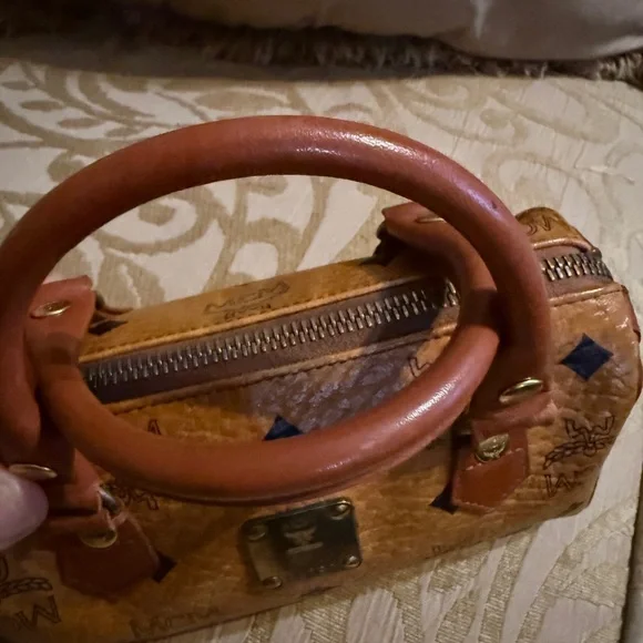 MCM mini Boston with detachable straps with COA preowned - Picture 6 of 16